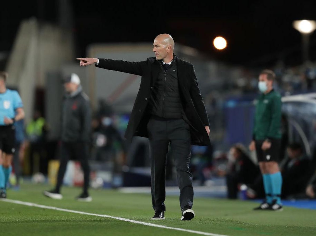 Pelatih Paris Saint-Germain, Zinedine Zidane. (Foto: Gonzalo Arroyo Moreno/Getty Images)