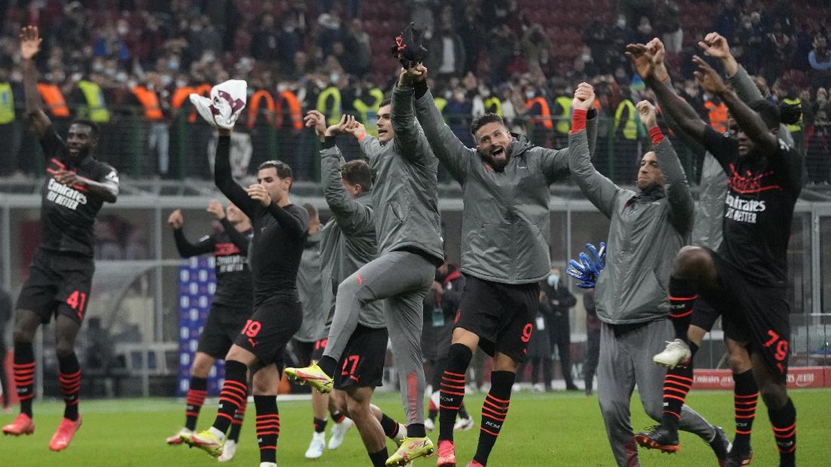 Milan belum terkalahkan di Serie A musim ini. Foto: AP/Luca Bruno