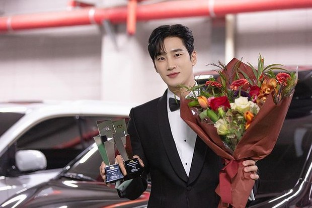 Ahn Bo-Hyun memenangkan Asia Artist Awards