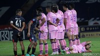 Hasil ini membuat Arema tetap di posisi empat klasemen sementara Liga 1 dengan 16 poin.