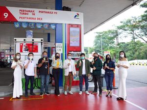 Gandeng Pertamina Retail, Antis Bagi-bagi Hand Sanitizer di SPBU Gandeng Pertamina Retail, Antis Bagi-bagi Hand Sanitizer di SPBU