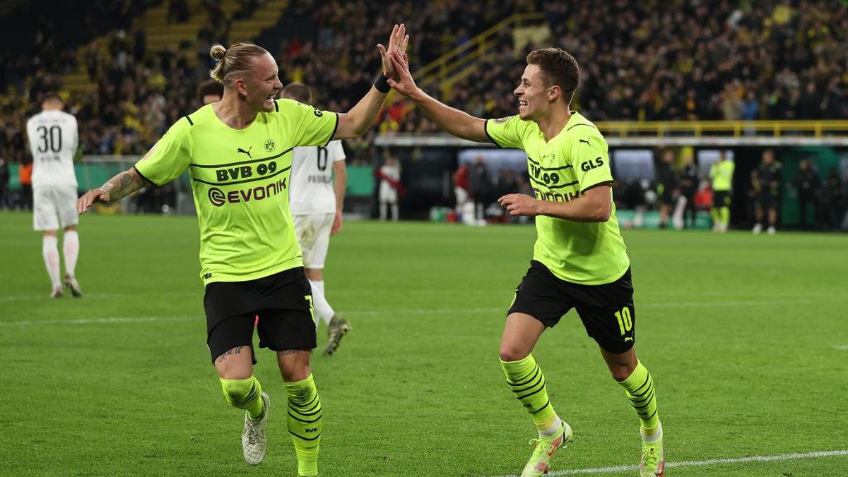 Borussia Dortmund menang 2-0 atas Ingolstadt dan lolos ke babak 16 besar DFB Pokal. (Foto: Getty Images/Lars Baron)