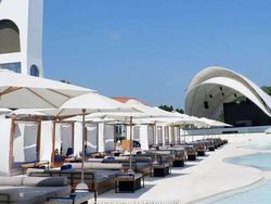 5 Fakta Cafe del Mar Bali hingga Kebiasaan Sehat Nabi Muhammad