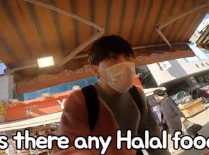 5 Eksperimen YouTuber, Cari Makanan Halal hingga Lahap 720 Butir Telur 5 Eksperimen YouTuber, Cari Makanan Halal hingga Lahap 720 Butir Telur