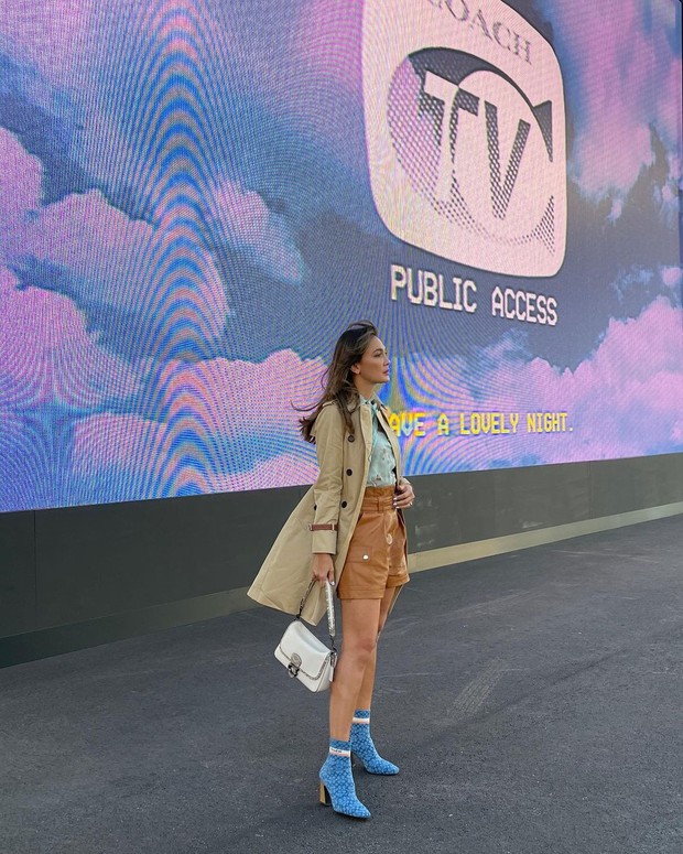 Foto: Outfit celana pendek Luna Maya di Amerika