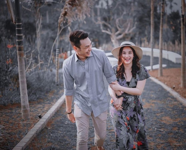 Chelsea Islan and Rob Cardinal together style