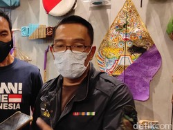 Ini Buah Tangan Ridwan Kamil Sepulang Kunker dari Tiga Negara