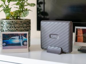 Instax Link Wide, Tawarkan Kemudahan Cetak Foto Instan dari HP Instax Link Wide, Tawarkan Kemudahan Cetak Foto Instan dari HP
