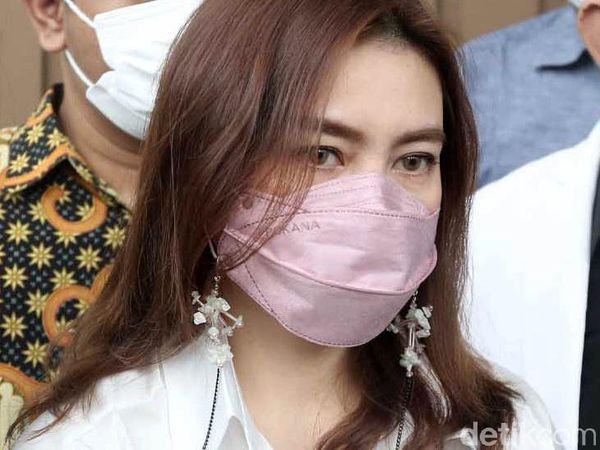 Irena Fabiola Akui Cerai Gegara Orang Ketiga: Dia Sering Jemput Suami Saya