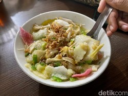 Sluurp! Gurihnya Soto Sokaraja Racikan H.Suradi yang Bertahan 50 Tahun Lezatnya