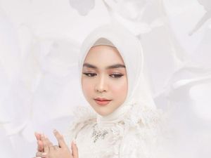 Jelang Nikah, Ria Ricis Sumbang Donasi ke Masjid di Sekitar KUA Jelang Nikah, Ria Ricis Sumbang Donasi ke Masjid di Sekitar KUA