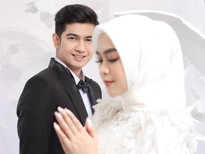 Romantis Meski Tak Bersentuhan, Potret Prewedding Ria Ricis dan Teuku Ryan