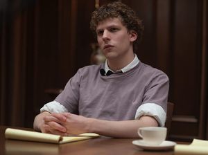 Jesse Eisenberg Ogah Jadi Mark Zuckerberg Lagi