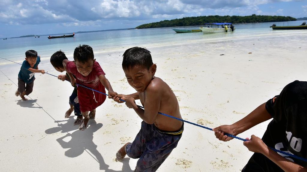 Ini Dia Tradisi Tangkap Ikan Wer Warat Ala Maluku Tenggara