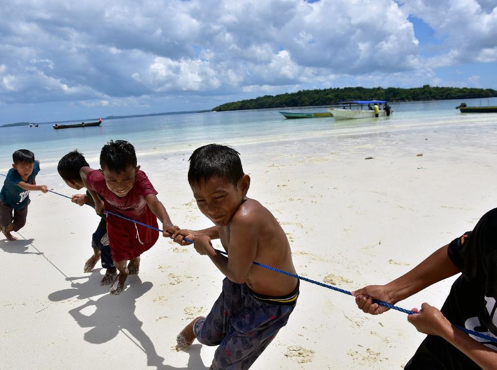 Ini Dia Tradisi Tangkap Ikan Wer Warat Ala Maluku Tenggara