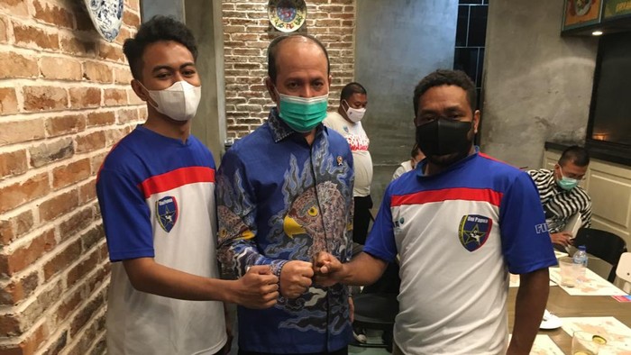 Ada lagi pesepakbola Indonesia yang dikirim berlatih di Eropa. Kini dua orang asal Uni Papua FC akan bersekolah di klub Divisi Empat Spanyol Numancia.