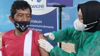 Vaksinasi untuk Pemulung dan Pengepul di TPA Sumur Batu