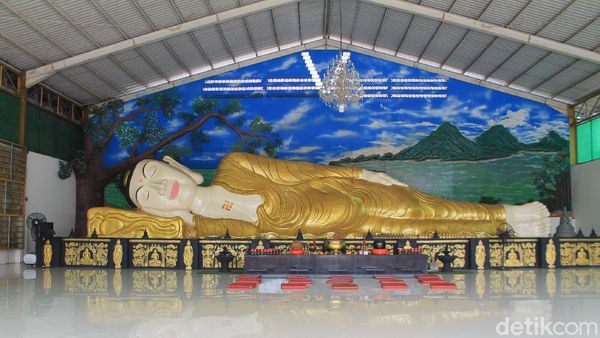 Kembaran Patung Buddha Tidur Thailand Ada Di Bogor