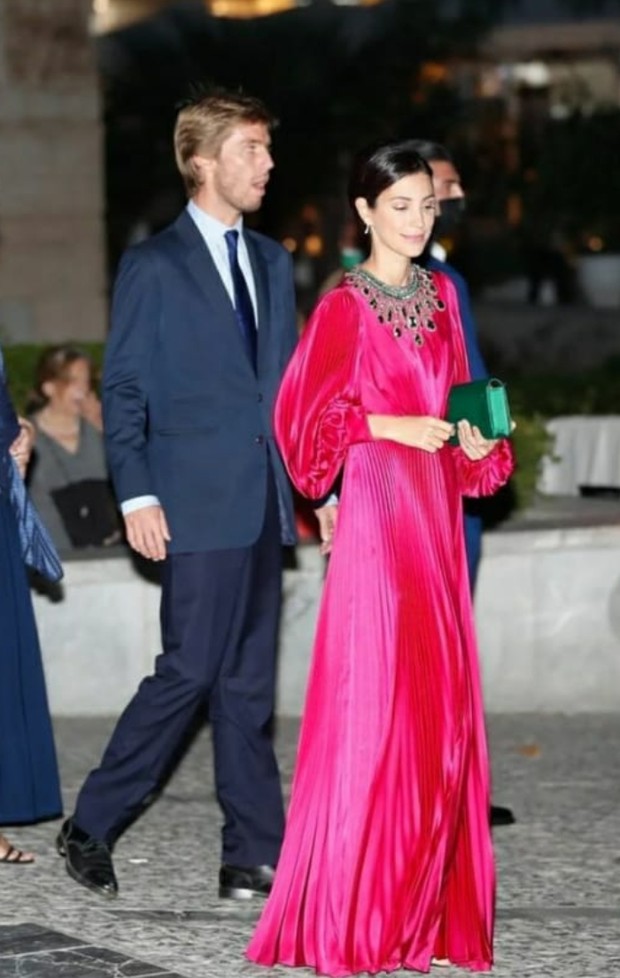 Alessandra de Osma tampak menghadiri royal wedding