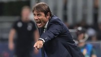 Conte memang menuntut para pemainnya tidak melenceng dari taktik. (Foto: Getty Images/Emilio Andreoli)