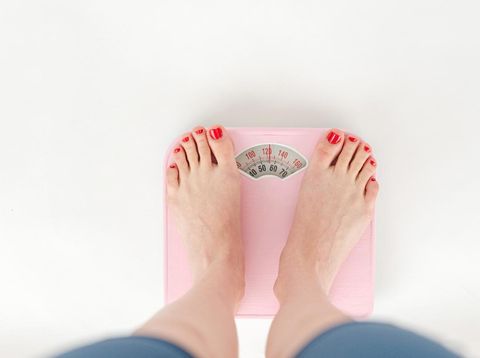 Berat badan dapat diatur dengan menerapkan pola makan sehat dan olahraga yang rutin.