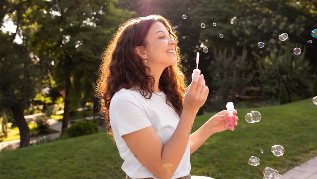 Cara mengatasi rasa kesepian saat sendirian/freepik/freepik Melakukan sesuatu yang baru agar tak merasa kesepian lagi.