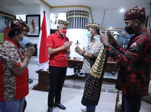 Ganjar Pranowo Ultah ke-53, Dapat Hadiah dan Sempat Trending Twitter Ganjar Pranowo Ultah ke-53, Dapat Hadiah dan Sempat Trending Twitter