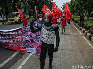 Hari Sumpah Pemuda, Iron Man-Kamen Rider Demo Bareng Buruh di Jakarta Hari Sumpah Pemuda, Iron Man-Kamen Rider Demo Bareng Buruh di Jakarta