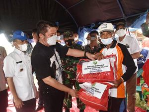 Susuri Sungai, Gubernur Sumsel Bawa Bantuan buat Korban Puting Beliung