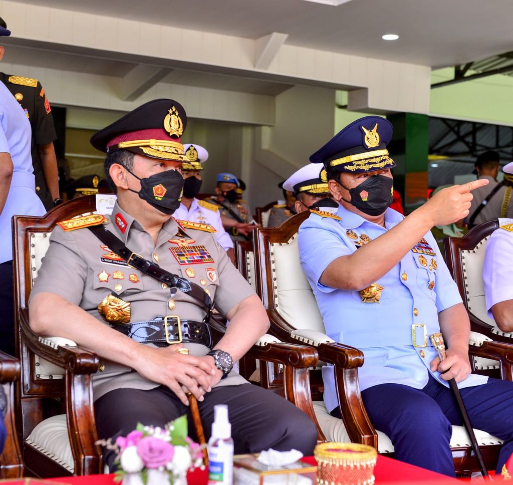 Kapolri Jenderal Listyo Sigit Prabowo memberi sambutan