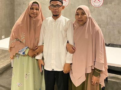 Potret Istri di Sulsel Viral Antar Suami Nikah Lagi, Datang Tanpa Makeup