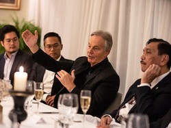 Luhut Bertemu Eks PM Inggris Tony Blair, Ngomongin Apa?