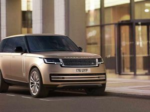 Makin Elegan! Range Rover Terbaru Meluncur dengan Harga Rp 1,4 M Makin Elegan! Range Rover Terbaru Meluncur dengan Harga Rp 1,4 M