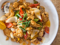 Resep Ayam Tumis Kacang Mete yang Renyah Enak