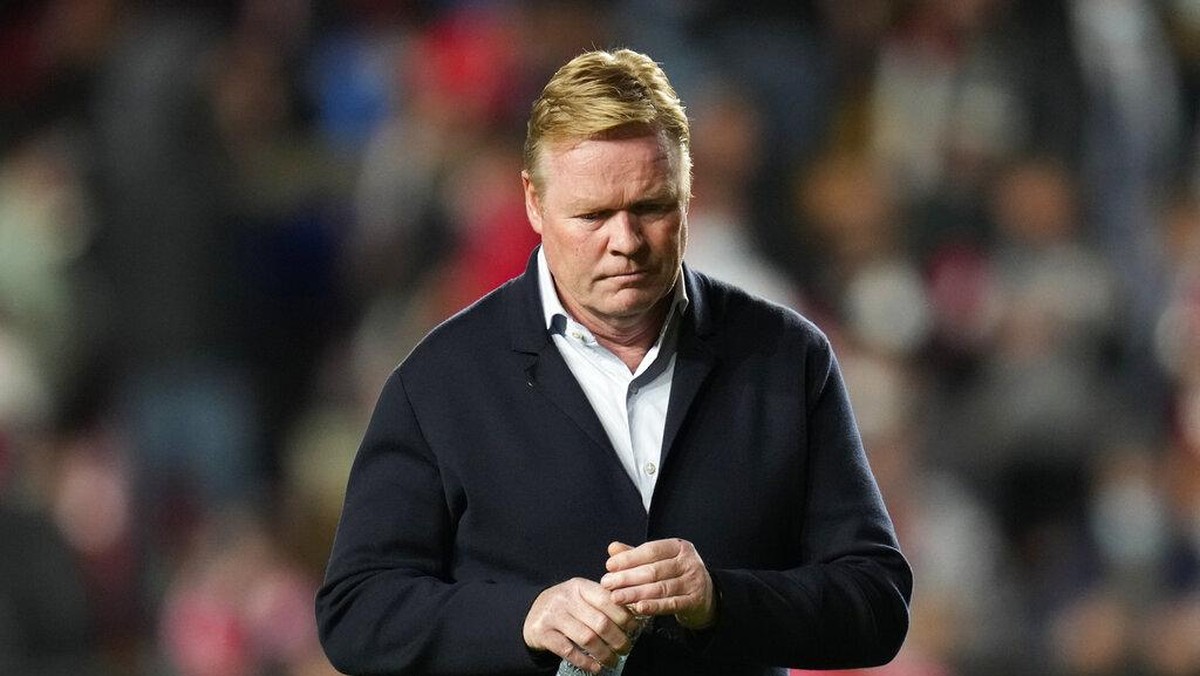 Barcelona membayarkan pesangon Ronald Koeman. (Foto: AP/Manu Fernandez)