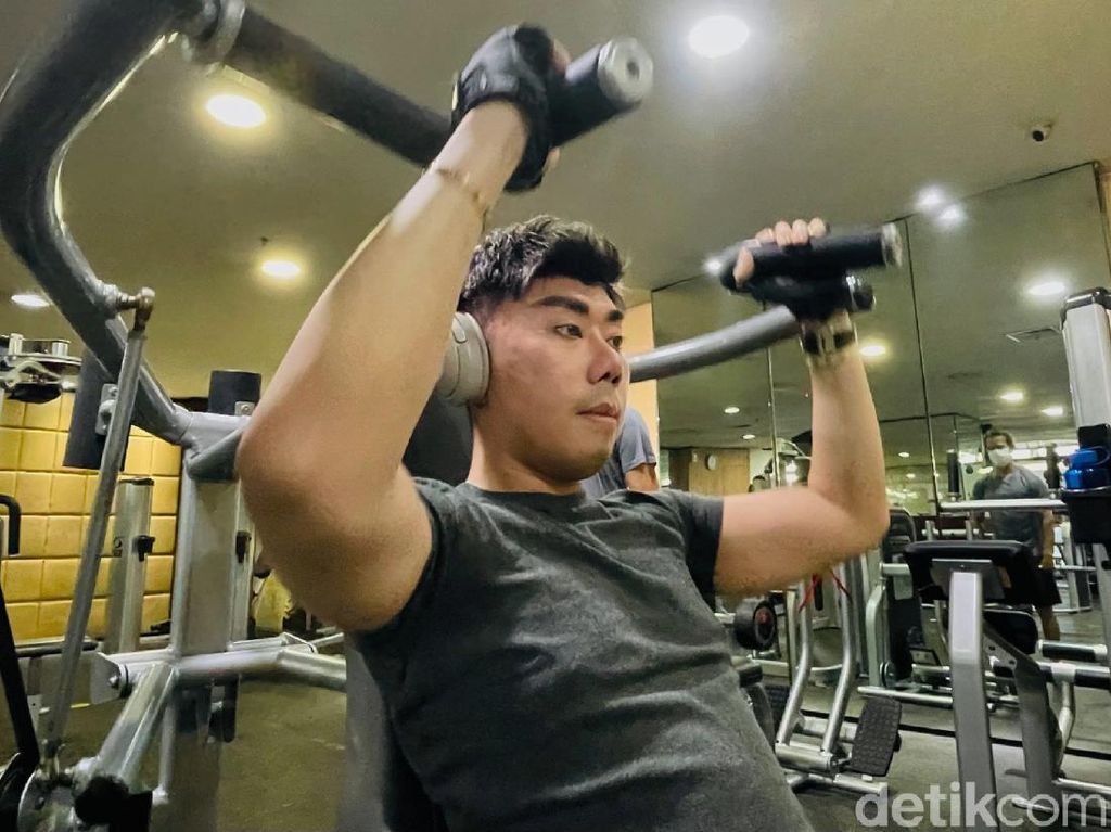 Mendadak Jadi Anak Gym, Roy Kiyoshi Terinspirasi Deddy Corbuzier Mendadak Jadi Anak Gym, Roy Kiyoshi Terinspirasi Deddy Corbuzier