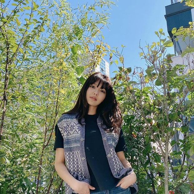 Sooyoung dengan Vest Motif