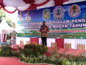 Walkot Bobby Minta Isu Lingkungan Ditingkatkan di Sekolah Walkot Bobby Minta Isu Lingkungan Ditingkatkan di Sekolah