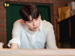 Potret Ong Seong Wu Jadi Barista di Would You Like A Cup Of Coffee?