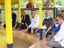 Ketua DPD Ziarah ke Makam Leluhur Kerajaan Kusuma Negara Sekadau