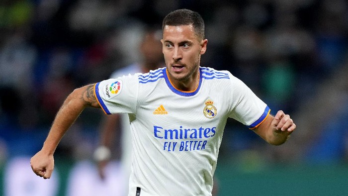 MADRID, SPAIN - OCTOBER 27: Eden Hazard of Real Madrid in action during the La Liga Santander match between Real Madrid CF and CA Osasuna at Estadio Santiago Bernabeu on October 27, 2021 in Madrid, Spain. (Photo by Angel Martinez/Getty Images)