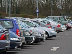 Pelanggan Warkop Tetangga Parkir di Lahan Kami, Bolehkan Saya Tarik Bayaran?