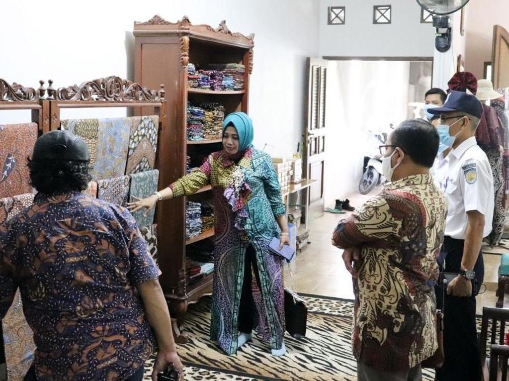 Pasarkan Produk Mitra Binaan, KAI Gelar Pameran UMKM di Lawang Sewu Pasarkan Produk Mitra Binaan, KAI Gelar Pameran UMKM di Lawang Sewu