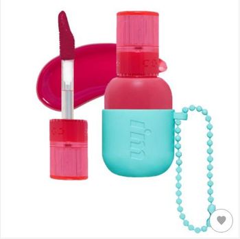 Liptint dengan warna cerah