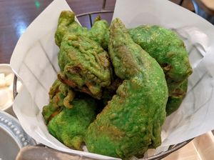 Mau Coba? Ini Fried Chicken Hijau Nyeleneh Edisi Halloween