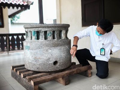 Wujud Batu Bersejarah Abad 17 yang Ditemukan di Jalan TB Simatupang Jaktim