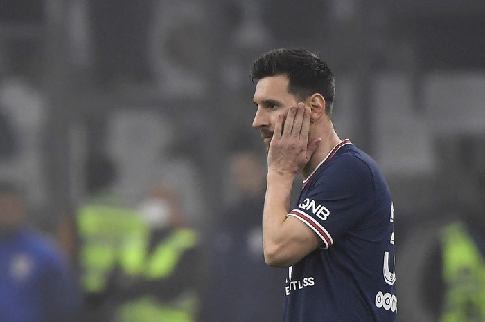 Paris Saint-Germains Argentinian forward Lionel Messi reacts during the French L1 football match between Olympique Marseille (OM) and Paris Saint-Germains (PSG) at Stade Velodrome in Marseille, southern France, on October 24, 2021. (Photo by NICOLAS TUCAT / AFP)