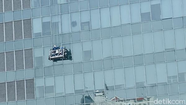 Pemeliharaan dan Perawatan Gedung Pencakar Langit di Musim Hujan