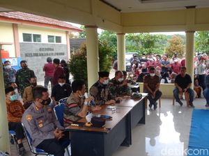 Pemkot Serang-Warga Sepakat Kompensasi Bau Sampah Tangsel Rp 1 M Pemkot Serang-Warga Sepakat Kompensasi Bau Sampah Tangsel Rp 1 M