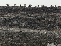 Tiru Korsel, DPRD DKI Usul TPST Bantar Gebang Jadi Lapangan Golf